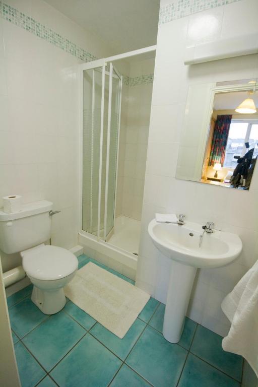 Dunaras Holiday Village Galway Room photo